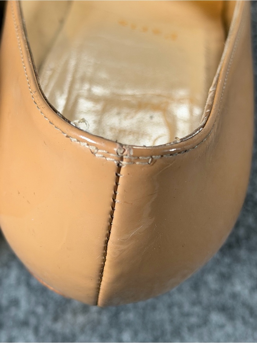 Christian Louboutin Women's Nude Patent Leather Red Bottom High Heel Pumps Sz 41 - Picture 7 of 13
